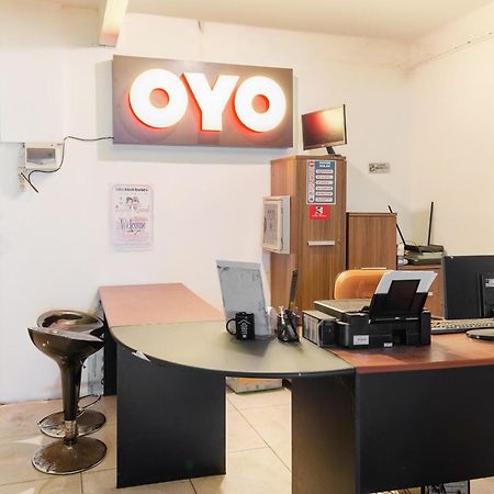 Oyo Life 2108 Griya Aisyah Residence Sorabaya Extérieur photo