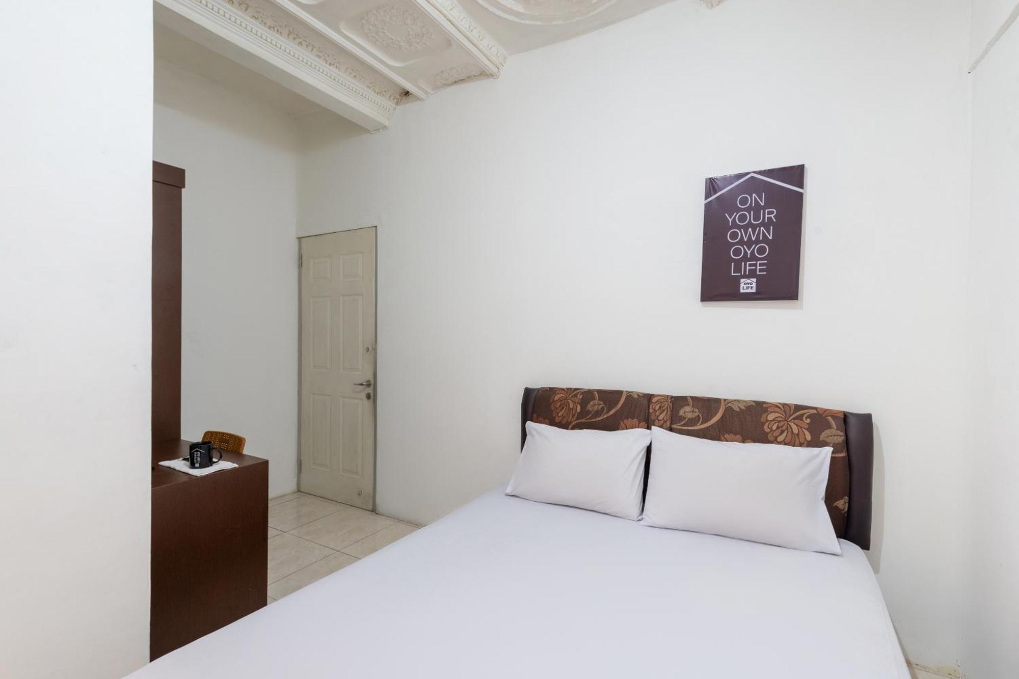 Oyo Life 2108 Griya Aisyah Residence Sorabaya Extérieur photo