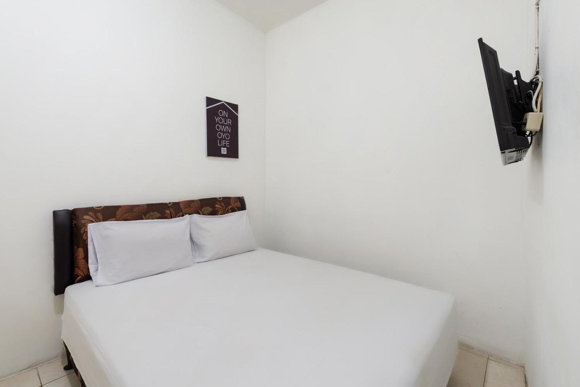 Oyo Life 2108 Griya Aisyah Residence Sorabaya Extérieur photo
