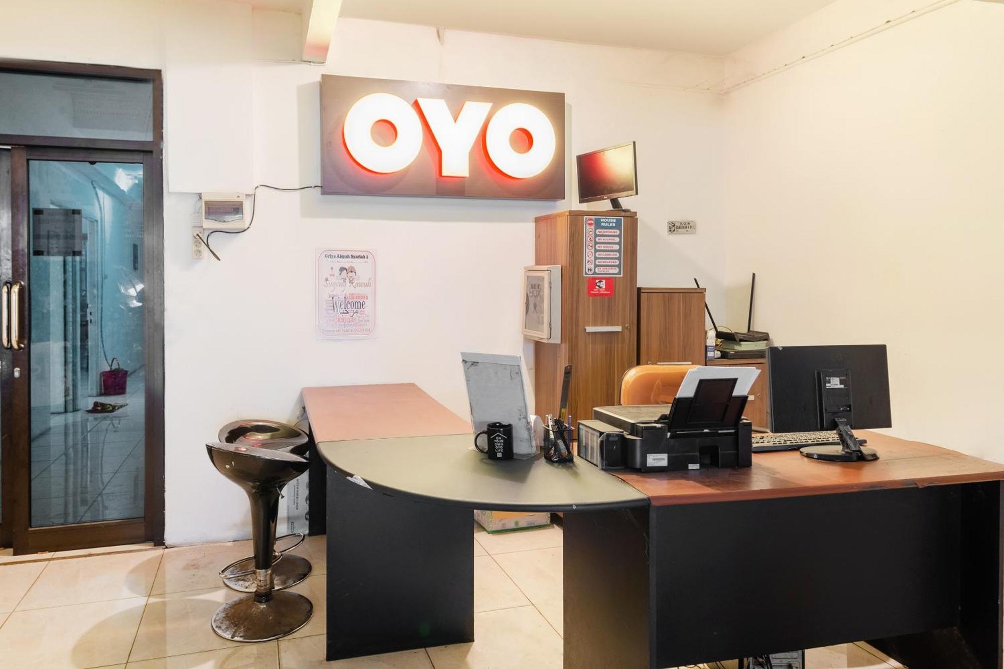 Oyo Life 2108 Griya Aisyah Residence Sorabaya Extérieur photo