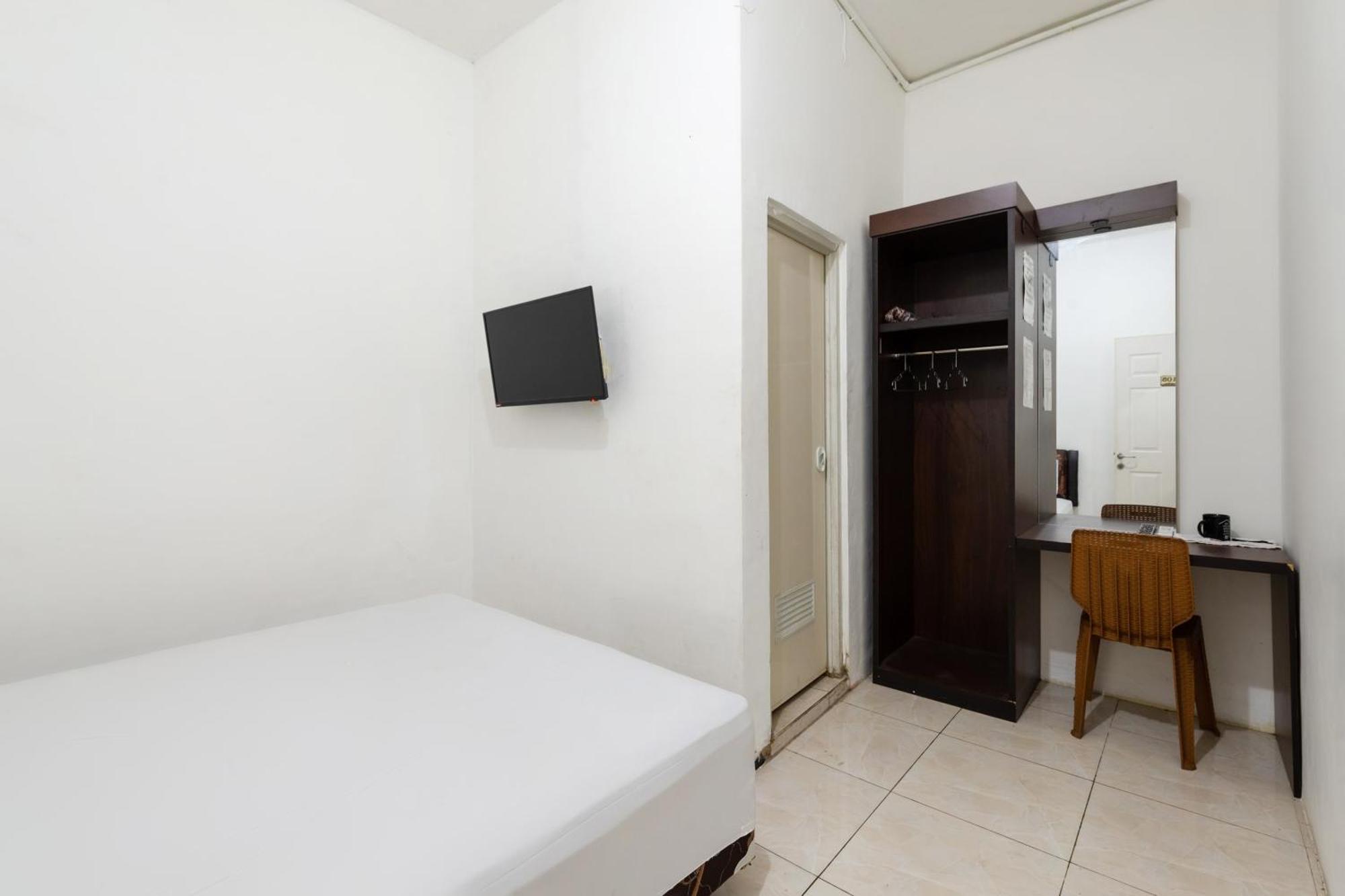 Oyo Life 2108 Griya Aisyah Residence Sorabaya Extérieur photo
