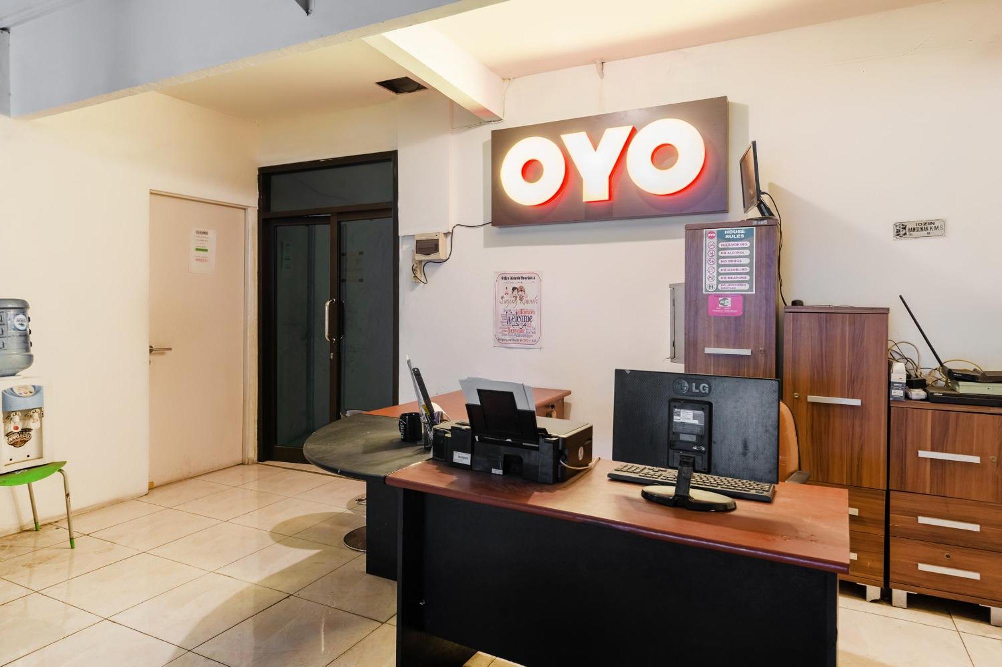 Oyo Life 2108 Griya Aisyah Residence Sorabaya Extérieur photo
