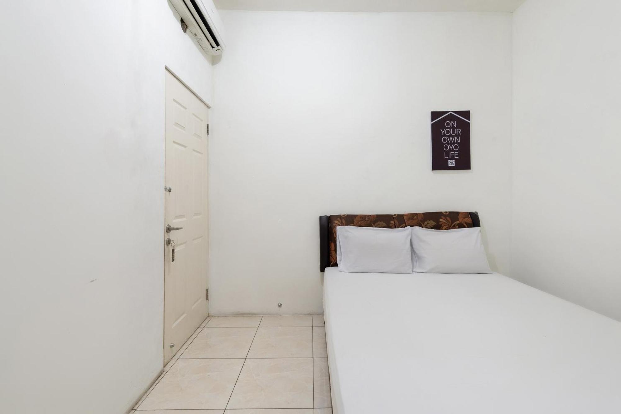 Oyo Life 2108 Griya Aisyah Residence Sorabaya Extérieur photo